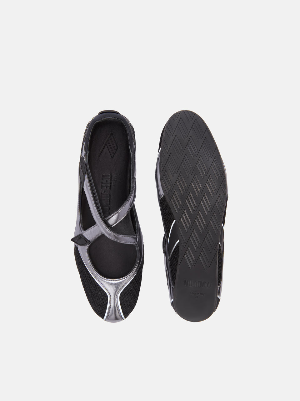 ''Floor 01'' black ballerina flat