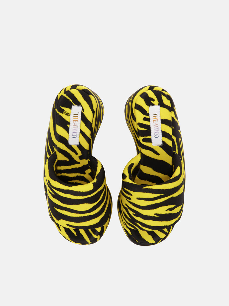 ''Mochi'' black and yellow flatform