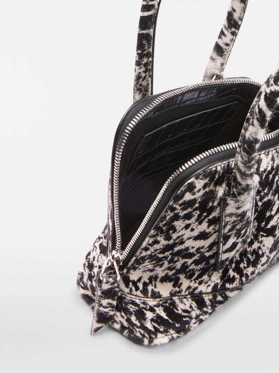 ‘‘La Sant Ambroeus Mini‘‘ white and black top handle